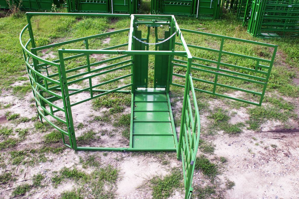 Livestock Maternity Pen, Circular livestock maternity pen, Real Tuff Maternity pen, Cattle Handling maternity pen